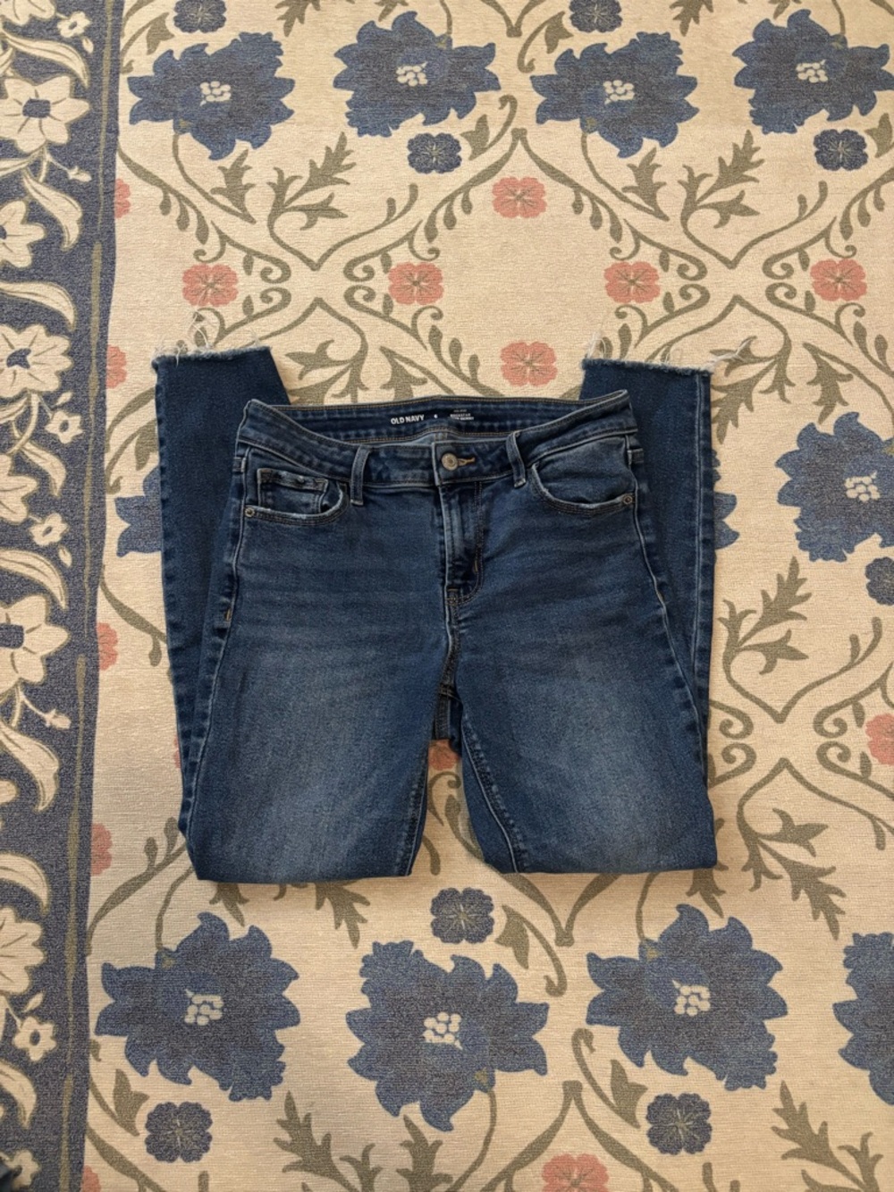 Old Navy Skinny Jeans Size 6 | Stretch Fit Everyday Denim